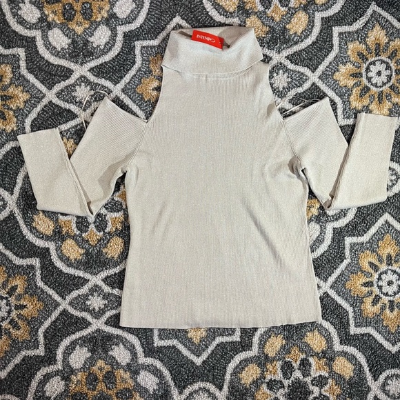 INTEMPO Tops - NWT Women’s INTEMPO Open Shoulder Sparkly Turtleneck 3X